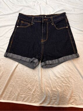 Papaya Dark Indigo Cuffed Jean Shorts SIZE SMALL